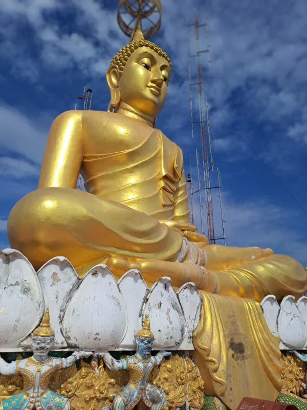 Bouddha assis à Krabi